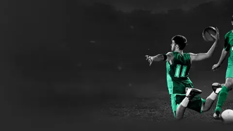 何岳基全国举重锦标赛67公斤级摘得两金一银佳绩。